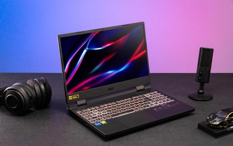 宏碁暗影骑士擎游戏笔记本电脑评测：165Hz高刷2.5K屏+RGB背光键盘+高色域！