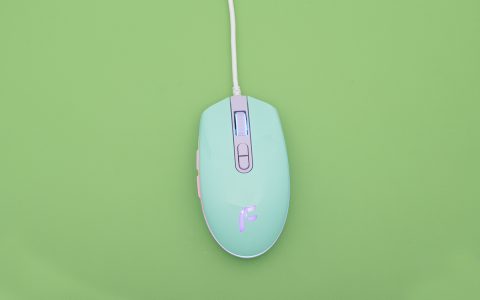 迪摩F17有线鼠标游戏评测：时尚潮流配色、全键可自定义、RGB炫彩光效！