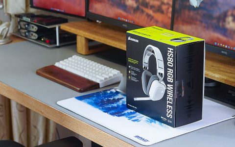 美商海盗船 (USCORSAIR) HS80 RGB 耳机评测：无线/USB连接，杜比音效，高品质麦克风，酷炫RGB灯效，游戏/通话耳机！