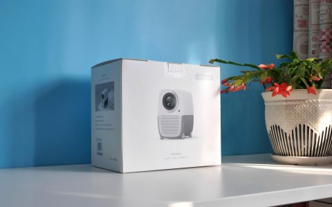 WEBOX 泰捷T1S 投影仪评测：1080P，自动对焦自动梯形校正，4K解码！