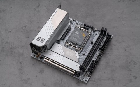 七彩虹CVN B660I主板评测：迟来的小众精品主板！