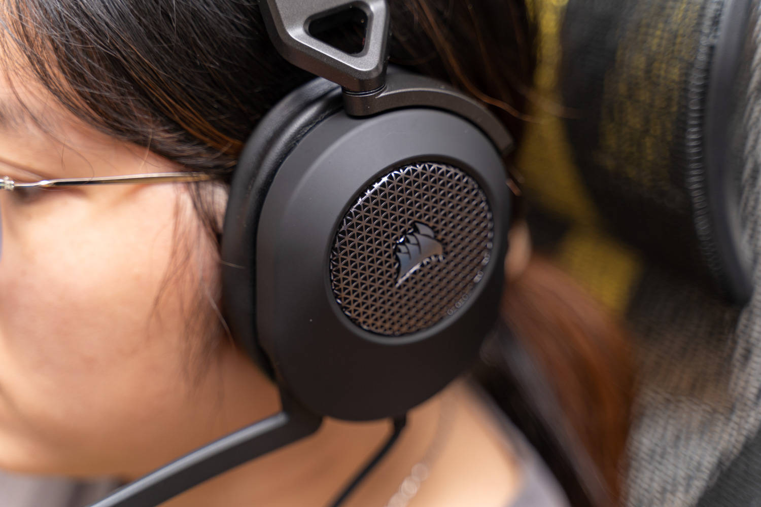 Surround技术加持，Corsair HS65 Surround重新定义你的音频