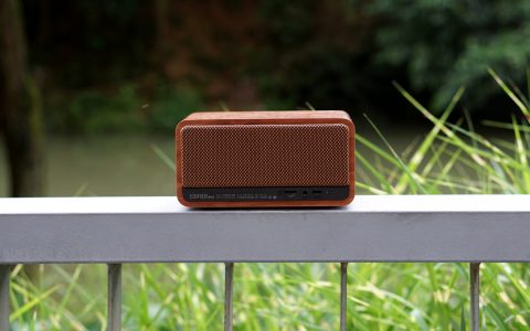 漫步者 （EDIFIER） M230 复古蓝牙音箱评测：琴键式按键，蓝牙5.0，续航长达10小时！