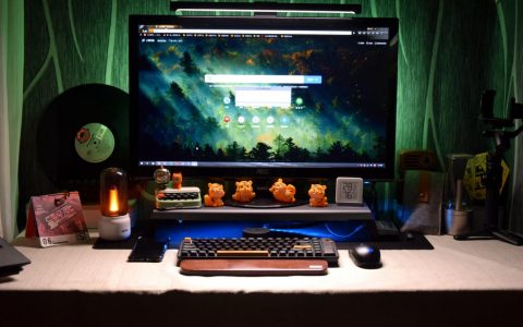 桌面改造后遭遇酷暑季，爱死了老虎黄的Lofree洛斐蕉点桌面风扇