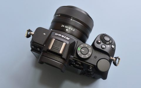 尼康（Nikon）Z 5（Z5）微单相机评测：自动对焦系统，4K超高清视频拍摄，触控快门，双SD卡槽，边拍边充电！