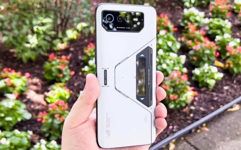 腾讯 ROG6 Pro游戏手机首发评测：骁龙8+，三星电竞屏，18G运行内存！