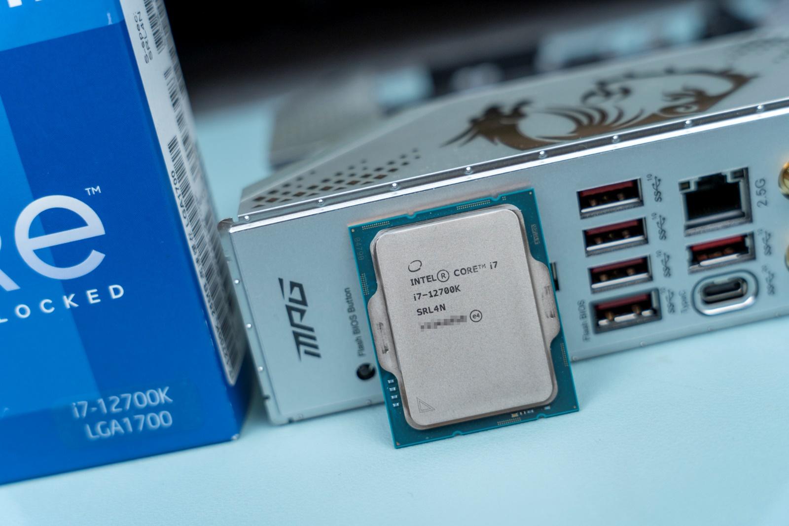 英特尔(intel) i7-12700K CPU 处理器评测：核显满足日常应用，独显方案性能更强