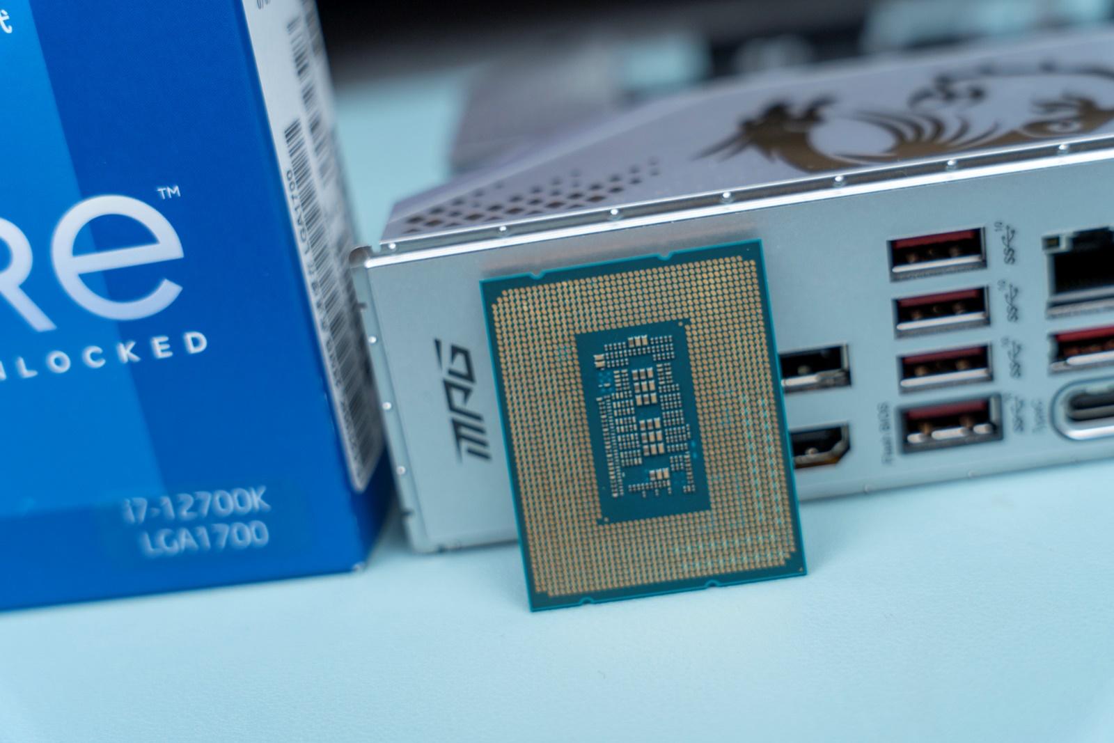 英特尔(intel) i7-12700K CPU 处理器评测：核显满足日常应用，独显方案性能更强