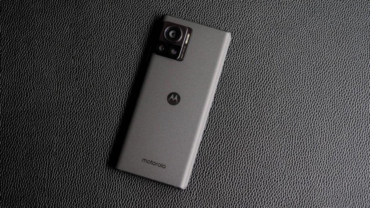 摩托罗拉moto X30 Pro手机评测：骁龙8+、125W闪充、144Hz曲面臻彩屏