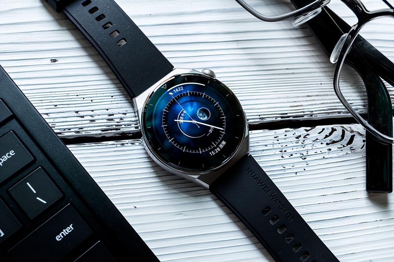 华为HUAWEI WATCH GT3 PRO 智能手表评测：心电分析，无线快充，强劲续航