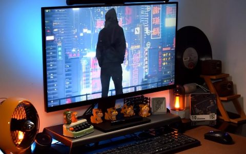 Lofree洛斐上新文创联名款舰载熊猫键帽，多元前卫拒绝油腻体质束缚