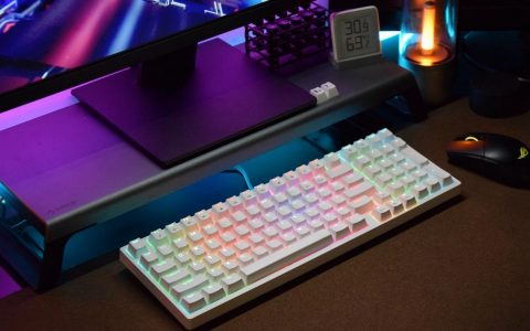 游戏外设党福音，钛度K850彩戏师，全键热插拔的百元机械键盘