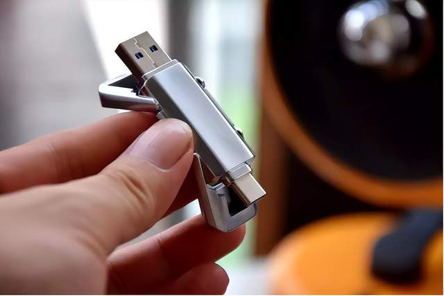 手机内存拓展方案优选,aigo U393双口固态U盘,我的移动办公利器