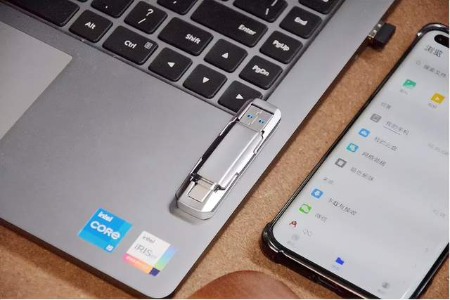 手机内存拓展方案优选,aigo U393双口固态U盘,我的移动办公利器
