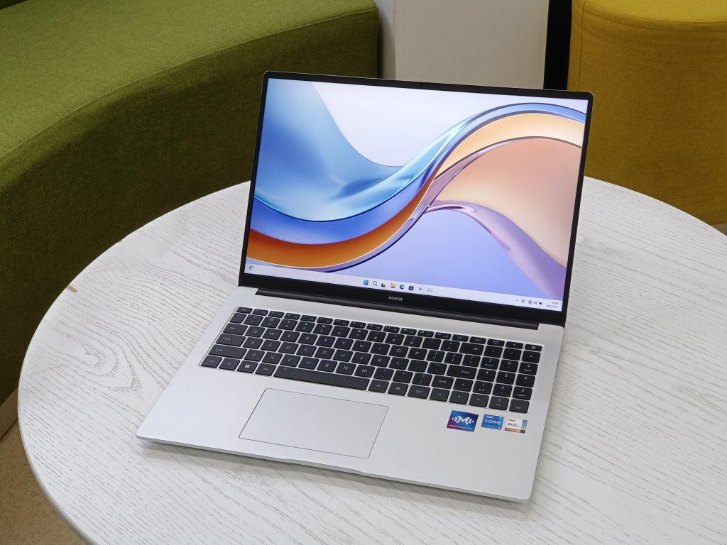 荣耀笔记本电脑 MagicBook X 16 2022评测：16寸护眼全面屏、45W高性能CPU、60Wh超长续航