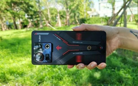 中兴系崛起让人心动，但系统到底行不行？看努比亚Z40S Pro上手