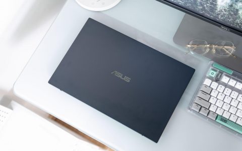 接口多才是合格的办公本，2022款华硕破晓2轻薄笔记本电脑开箱