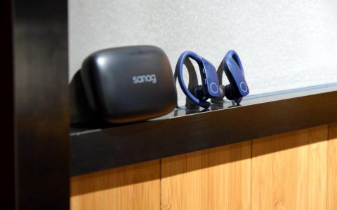 满足剧烈运动佩戴，融入TWS技术，入门级运动耳机SANAG塞那Z9点评