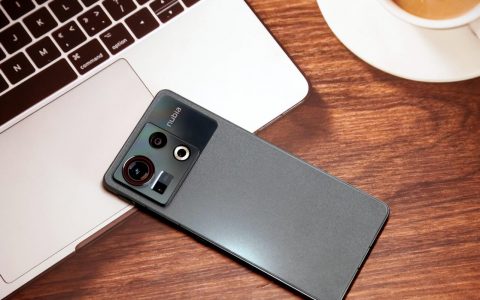 背刺苹果，努比亚旗舰机18G+1TB，价格降千元，这不比iphone香？