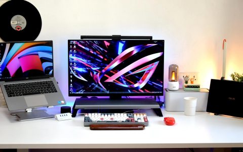 三屏齐聚，铝合金工业风桌搭清单，有颜值有生产力，你爱了吗？