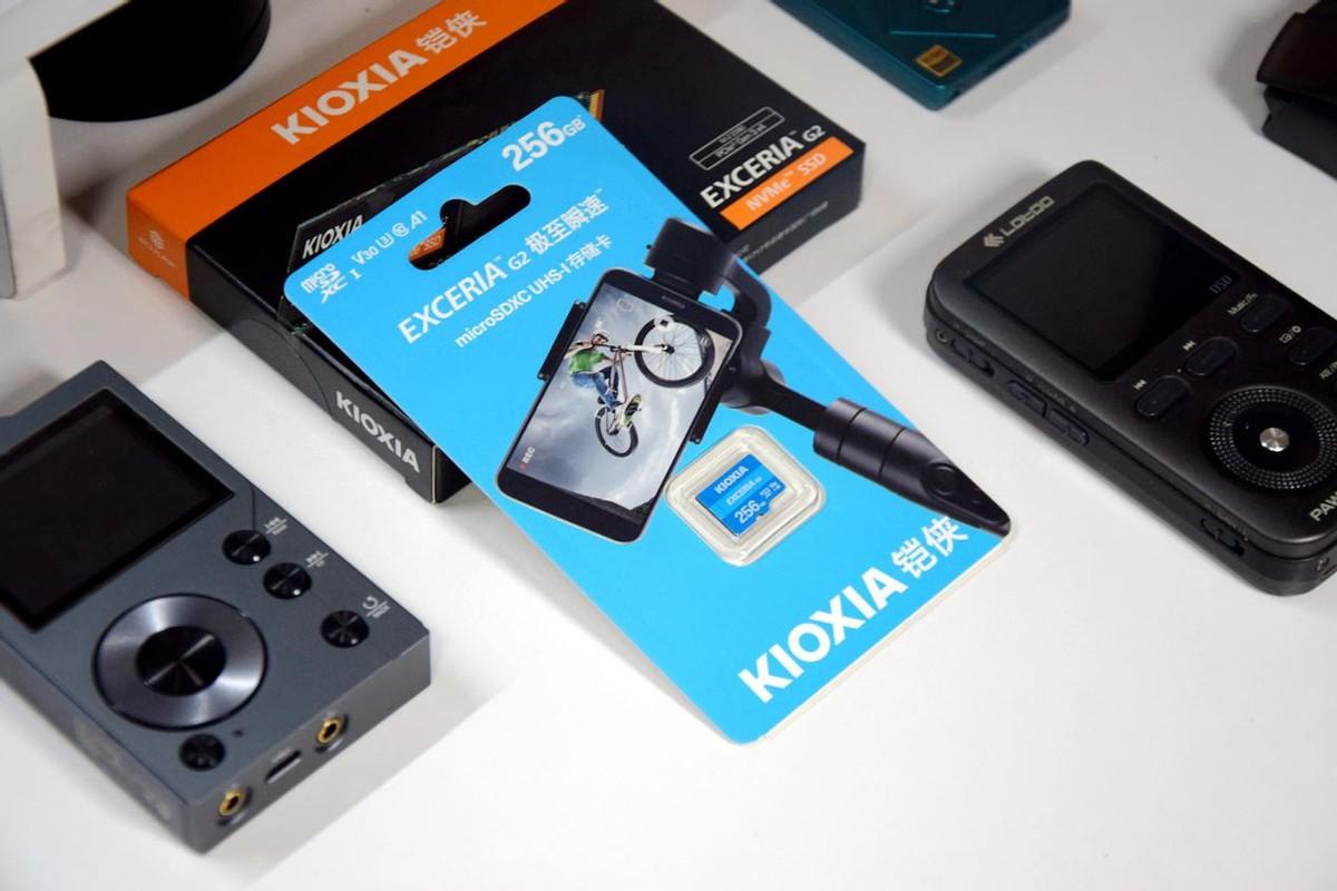内存不够要加microSD存储卡，铠侠G2小蓝卡1GB才7分，性价比之王