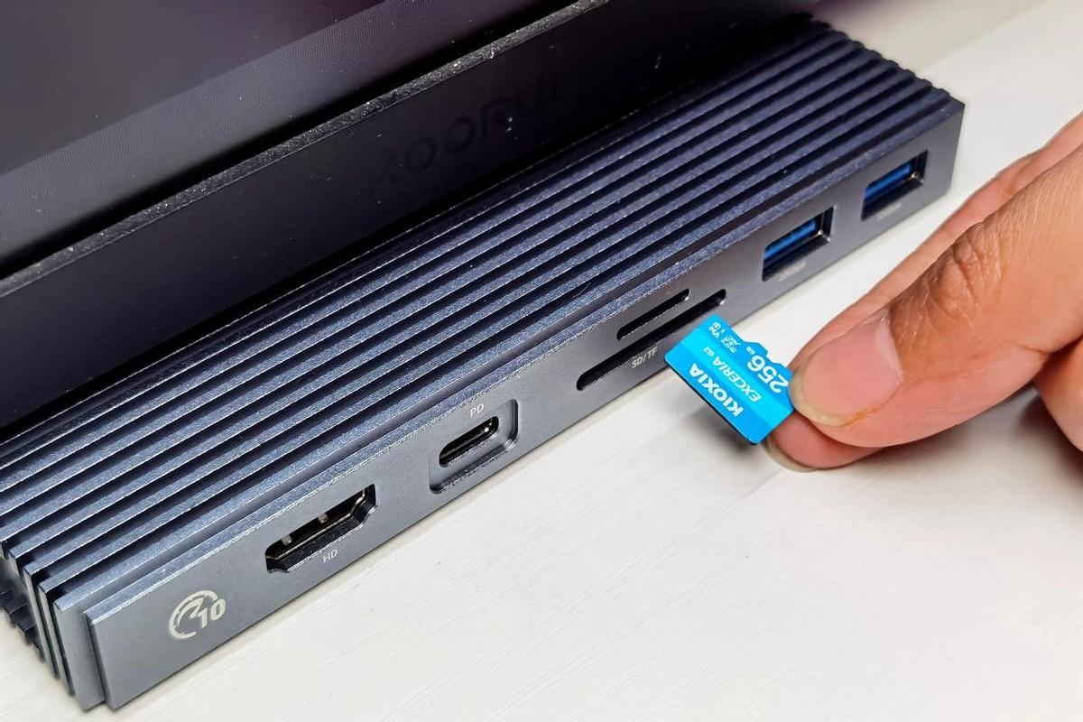 内存不够要加microSD存储卡，铠侠G2小蓝卡1GB才7分，性价比之王