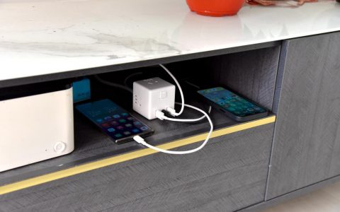 一图读懂，公牛对比小米魔方转换器Pro，谁更值得入手？