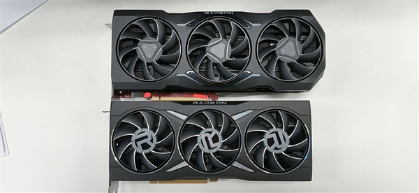 拒绝RTX 4090起火杯具！AMD新旗舰卡RX 7000外形首曝光：双8pin接口