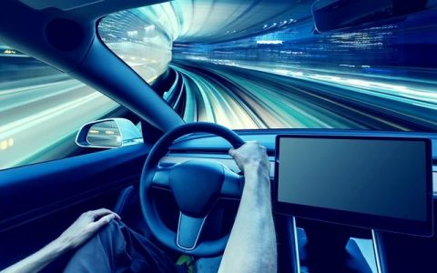 智能手机和智能汽车的完美结合：手机+智能汽车的未来之路