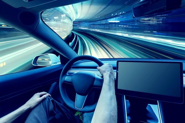 智能手机和智能汽车的完美结合：手机+智能汽车的未来之路