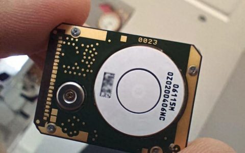 拆开十八年前诺基亚N91的“微硬盘”，比SD卡还小！