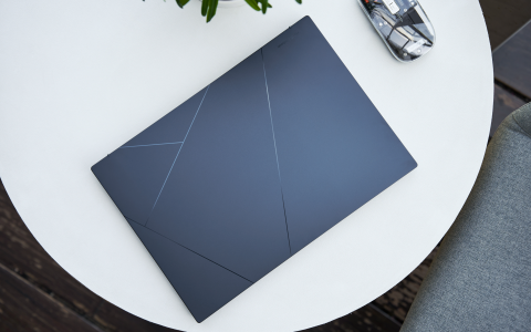 首款AI超轻薄本图赏：1.19kg、酷睿Ultra 7，灵耀14 2024已开售