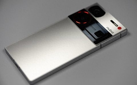 nubia 努比亚Z60 Ultra智能手机评测：第三代骁龙8、主三摄OIS、第五代屏下摄像