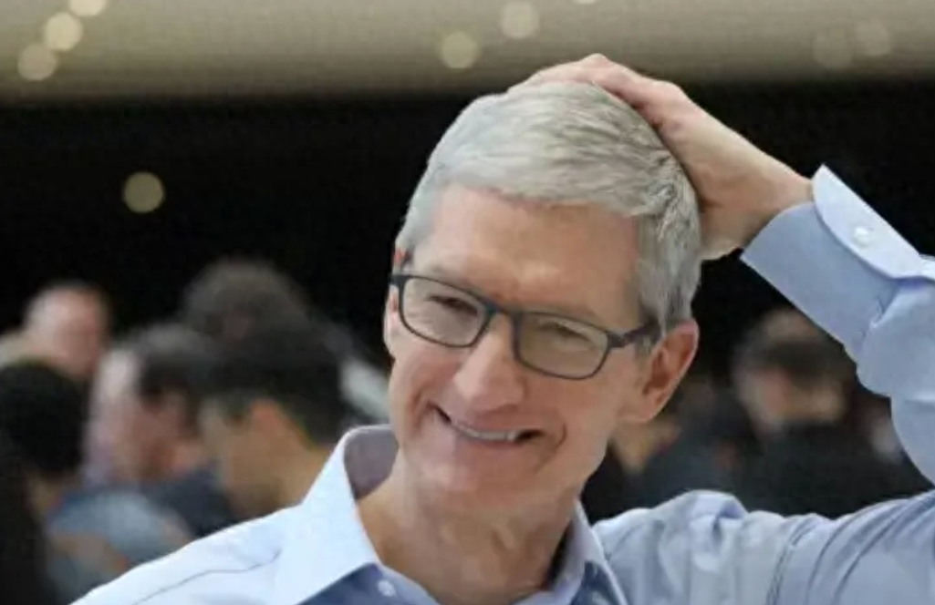 库克够狠！继续降价，iPhone15再下跌，苹果从此成为“跳水王”？